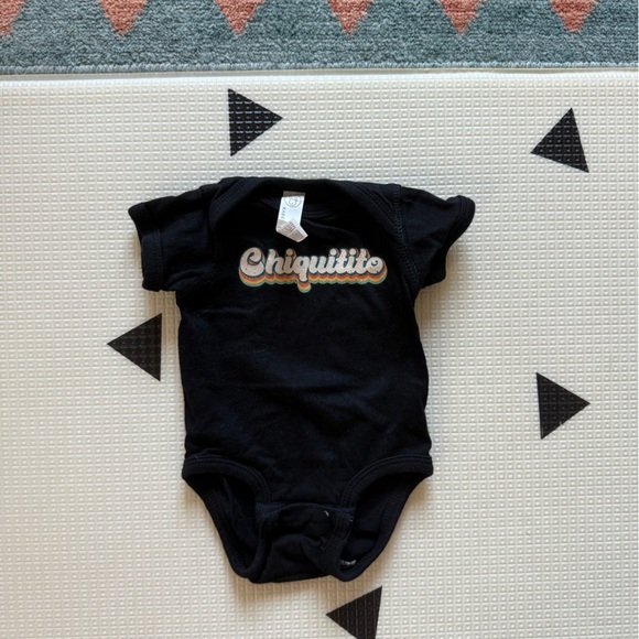 Boutique|Baby boy black short sleeve onesie bodysuit with retro boho CHIQUITO• - Picture 3 of 4
